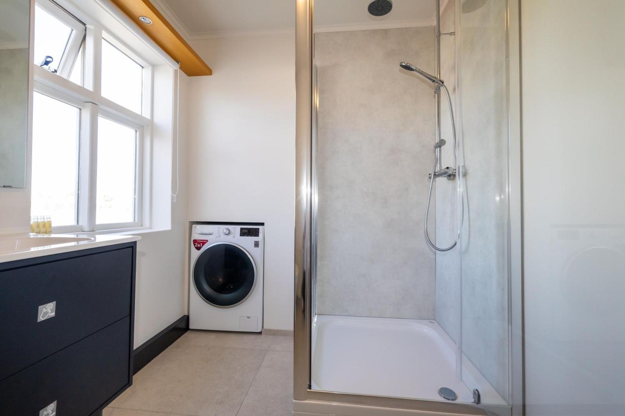 Steinaskjol Apartments Akureyri Bagian luar foto